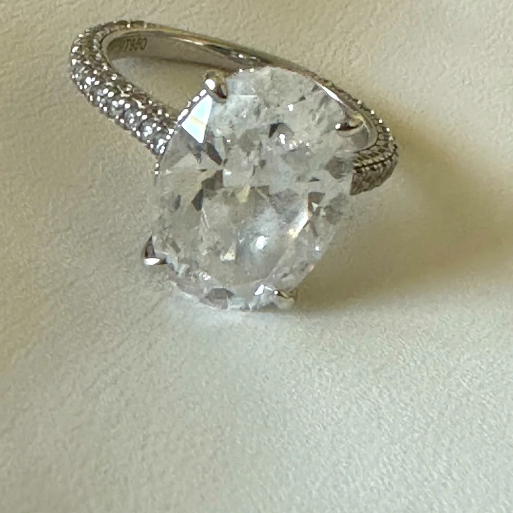 Beautiful Diamonique Ring - Picture 2 of 5